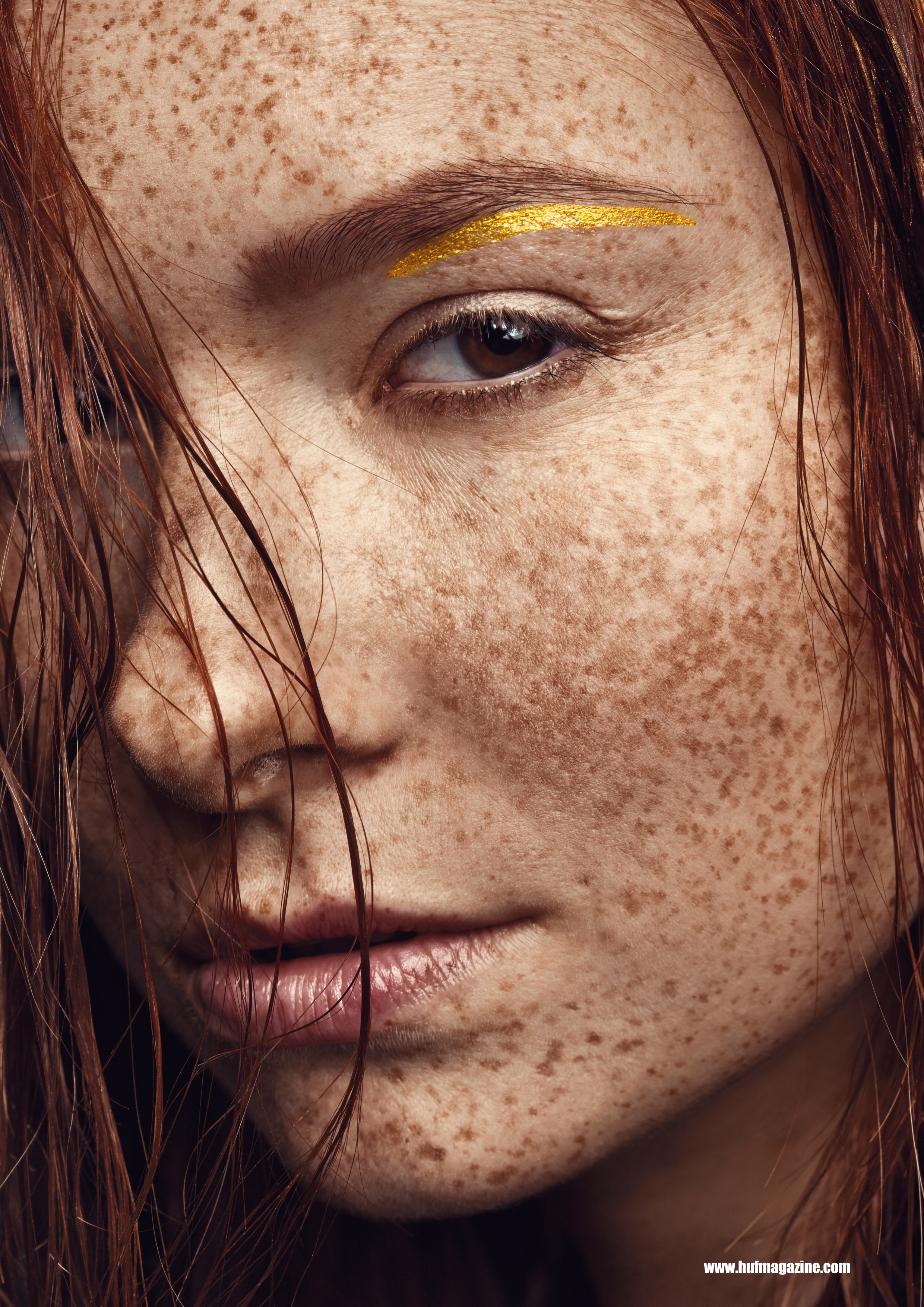 huf magazine editorial golden make-up graphic eyeliner golden hair hairstyle