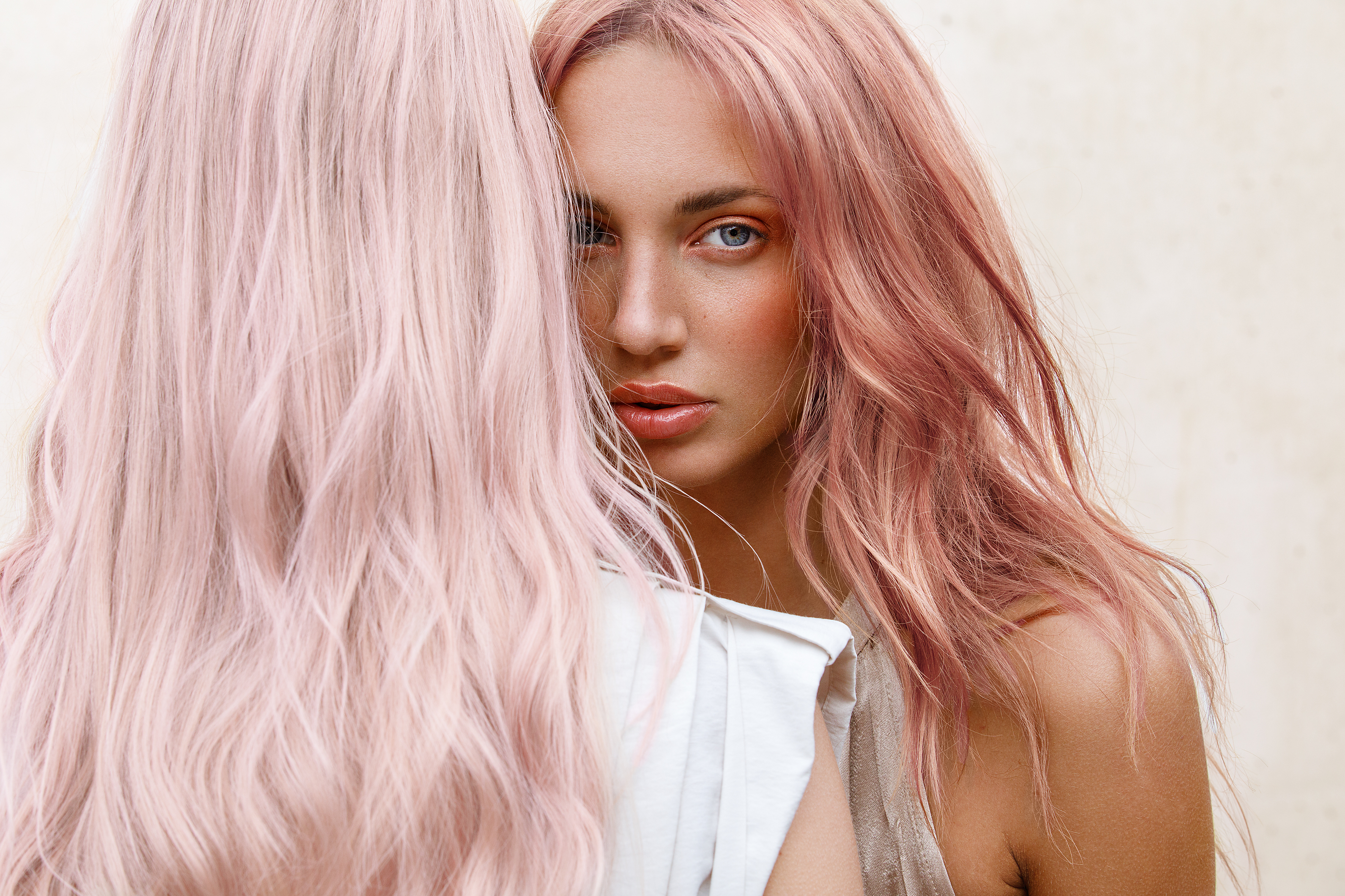 top hair blonde id blonde hair pastell coral make-up editorial darmstadt make-up artist hairstylist